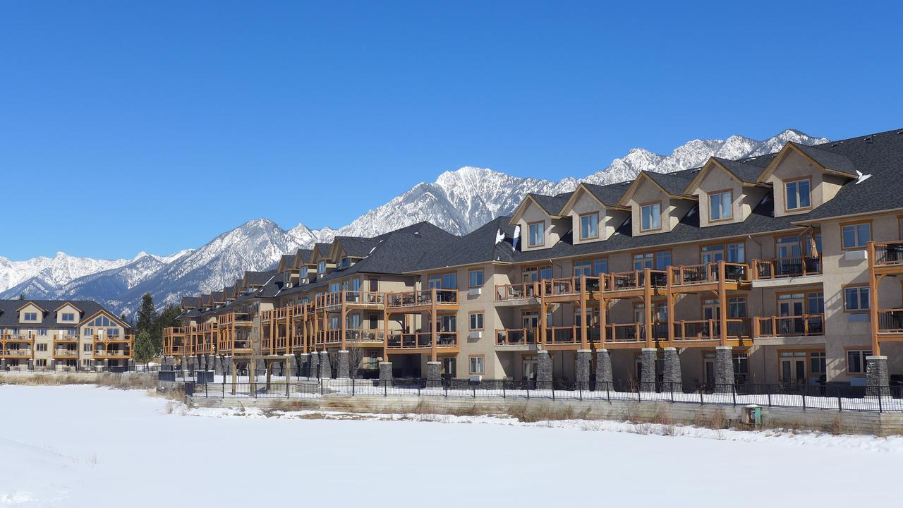 Bighorn Meadows Resort Radium Hot Springs Ngoại thất bức ảnh