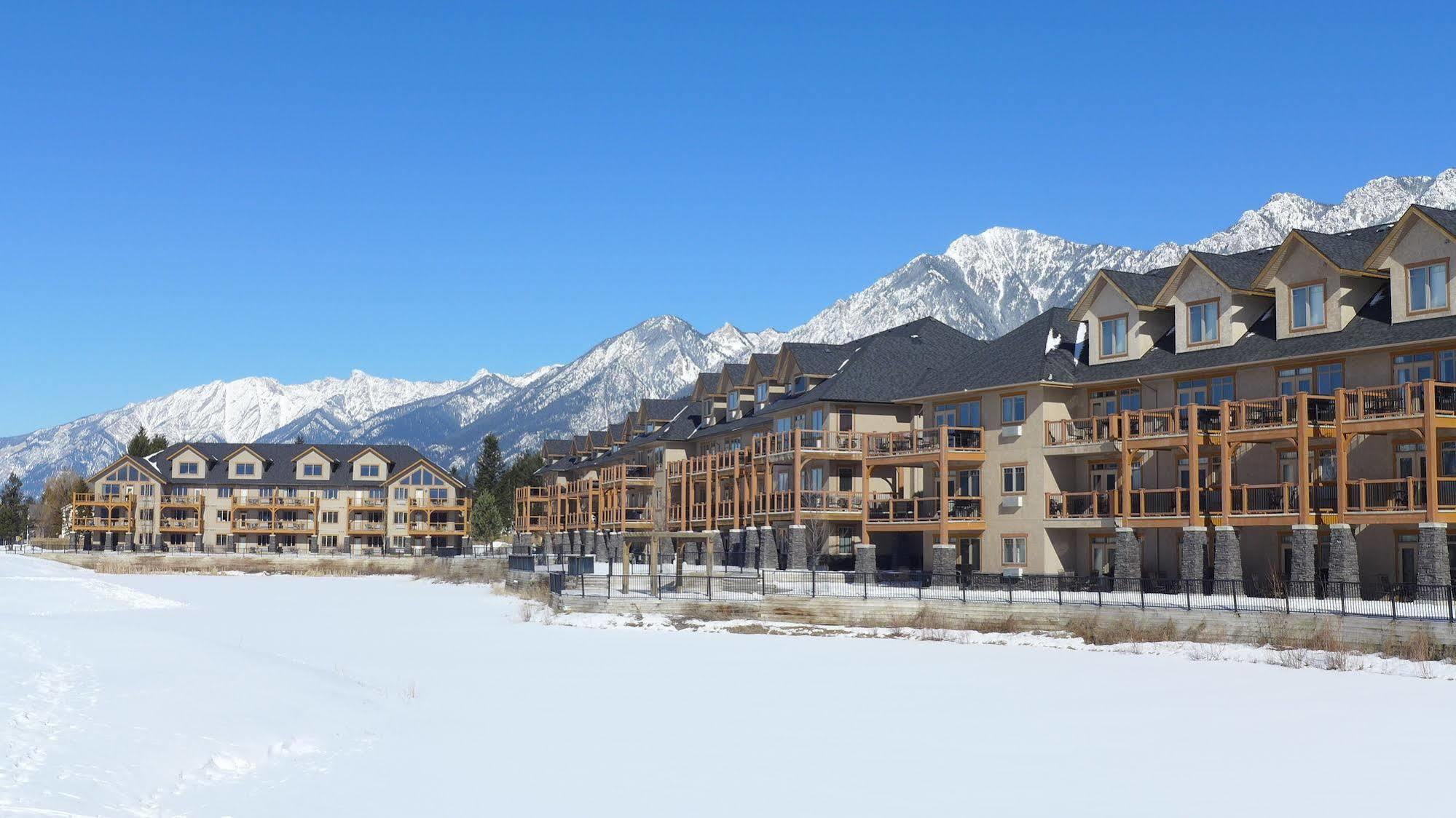 Bighorn Meadows Resort Radium Hot Springs Ngoại thất bức ảnh