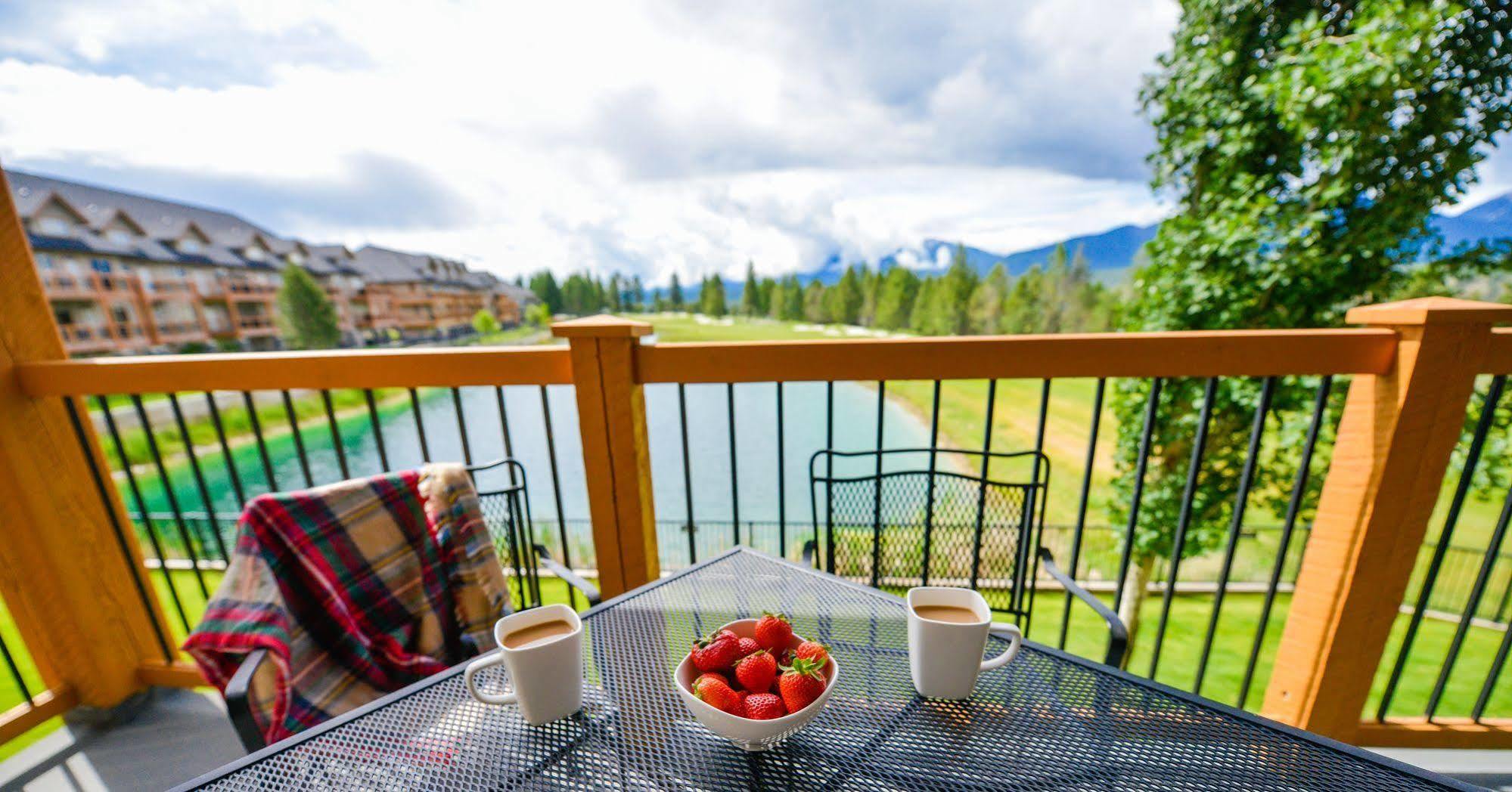 Bighorn Meadows Resort Radium Hot Springs Ngoại thất bức ảnh