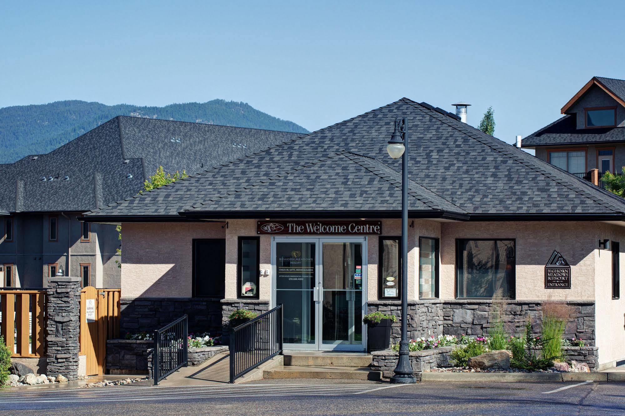 Bighorn Meadows Resort Radium Hot Springs Ngoại thất bức ảnh